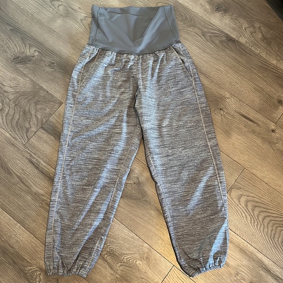 Lululemon parachute pants - Picture 2 of 3